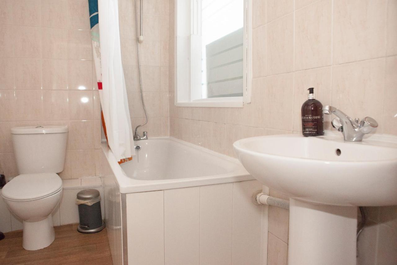 Fieldgate Spacious Rooms Londen Buitenkant foto